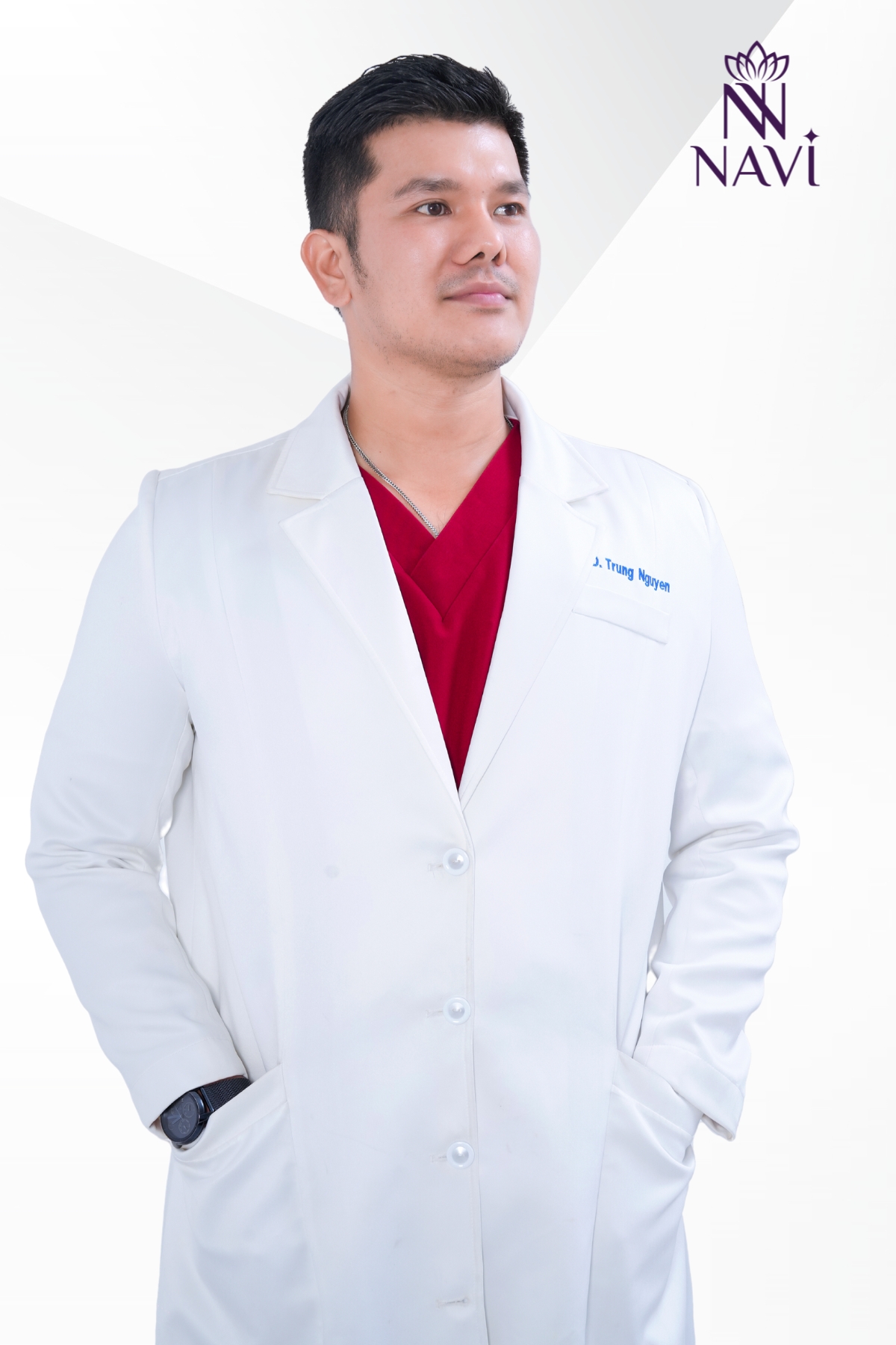 ao-blouse-nam-dai-navi-co-tui Áo blouse nam dáng dài Navi vải đứng, không nhăn