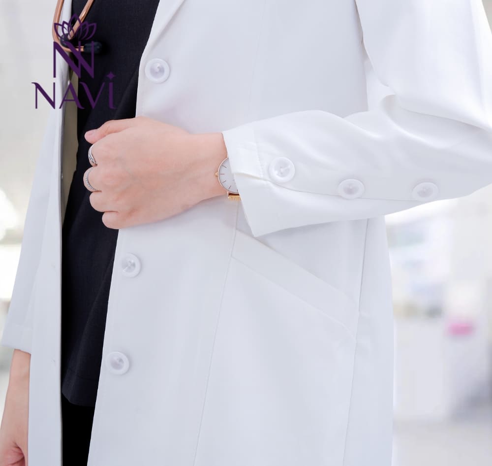 Blouse bác sĩ cao cấp, tỉ mỉ từng đường may