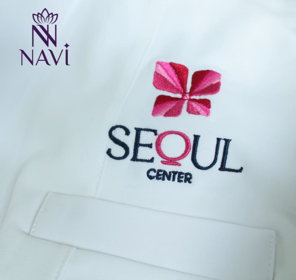 Từng chi tiết thêu, cắt may đạt đến độ hoàn thiện cao giúp tôn vinh người mặc