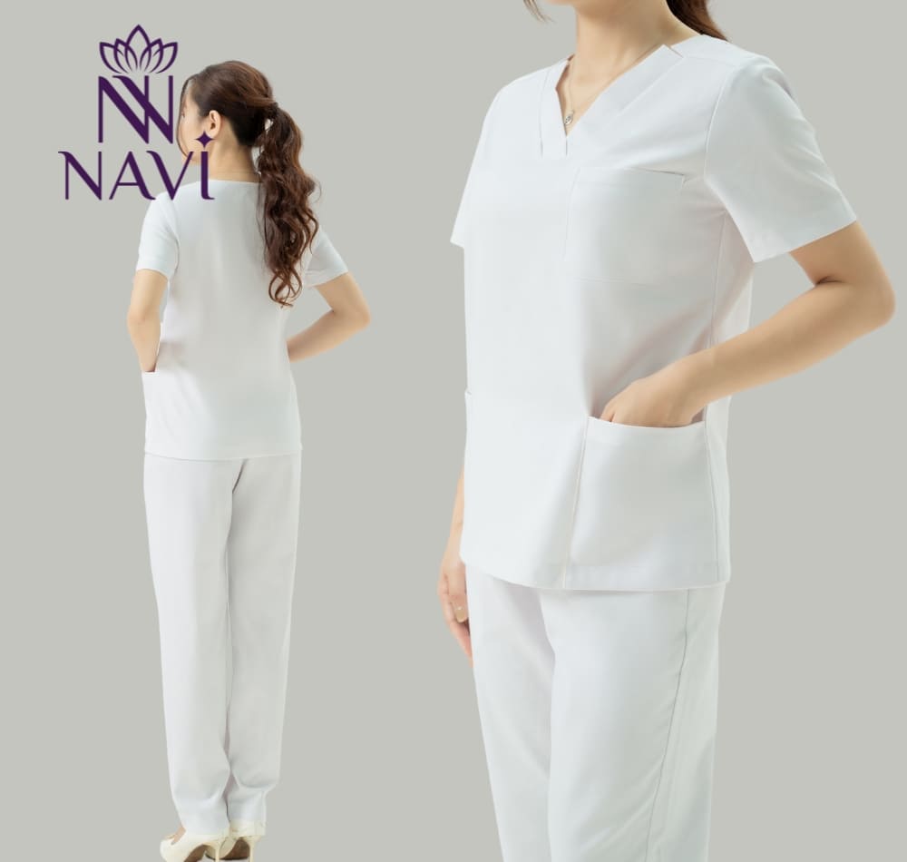 Những bộ scrubs cổ tim là kiểu dáng quen thuộc và được sử dụng rộng rãi