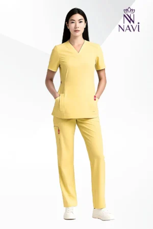 Bộ scrubs màu vàng thiết kế đơn giản, tươi sáng
