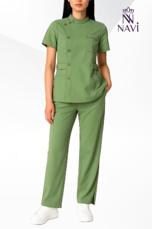 Bộ scrubs nữ màu xanh cổ tàu vừa hiện đại vừa truyền thống