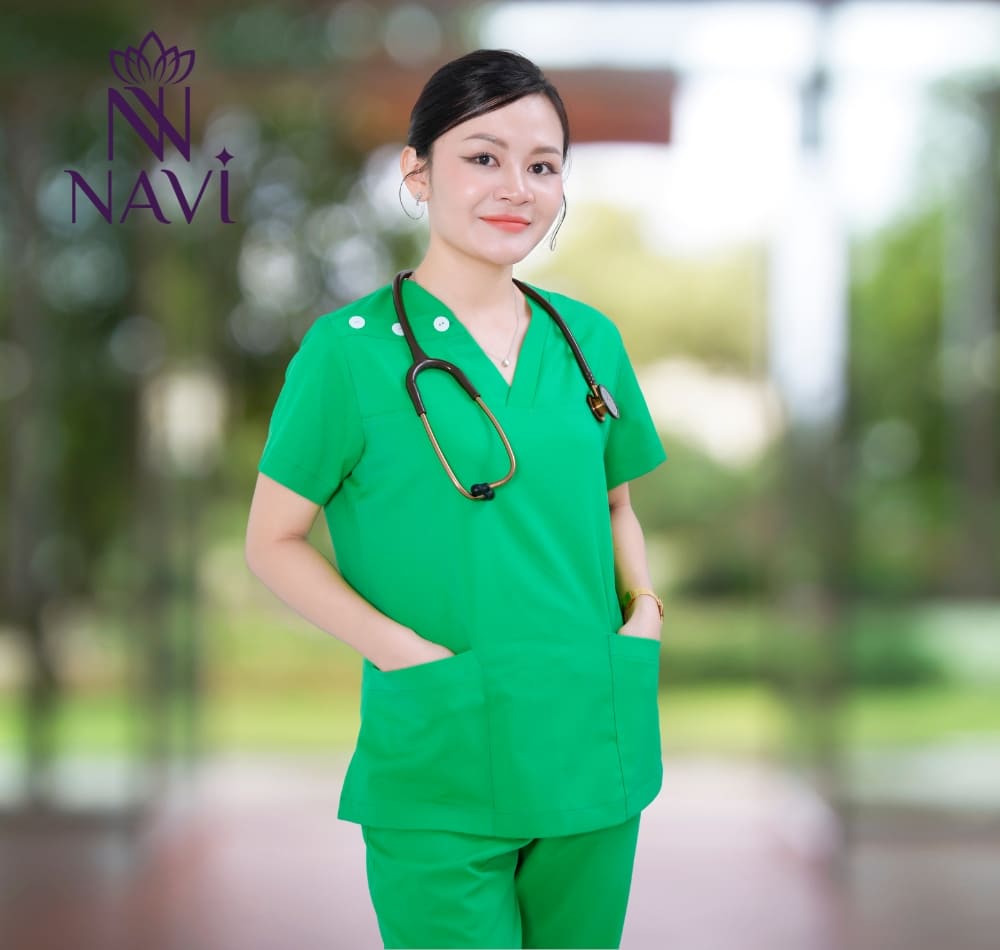 Bộ scrubs được may đo theo quy trình chuẩn và đáp ứng quy định y tế
