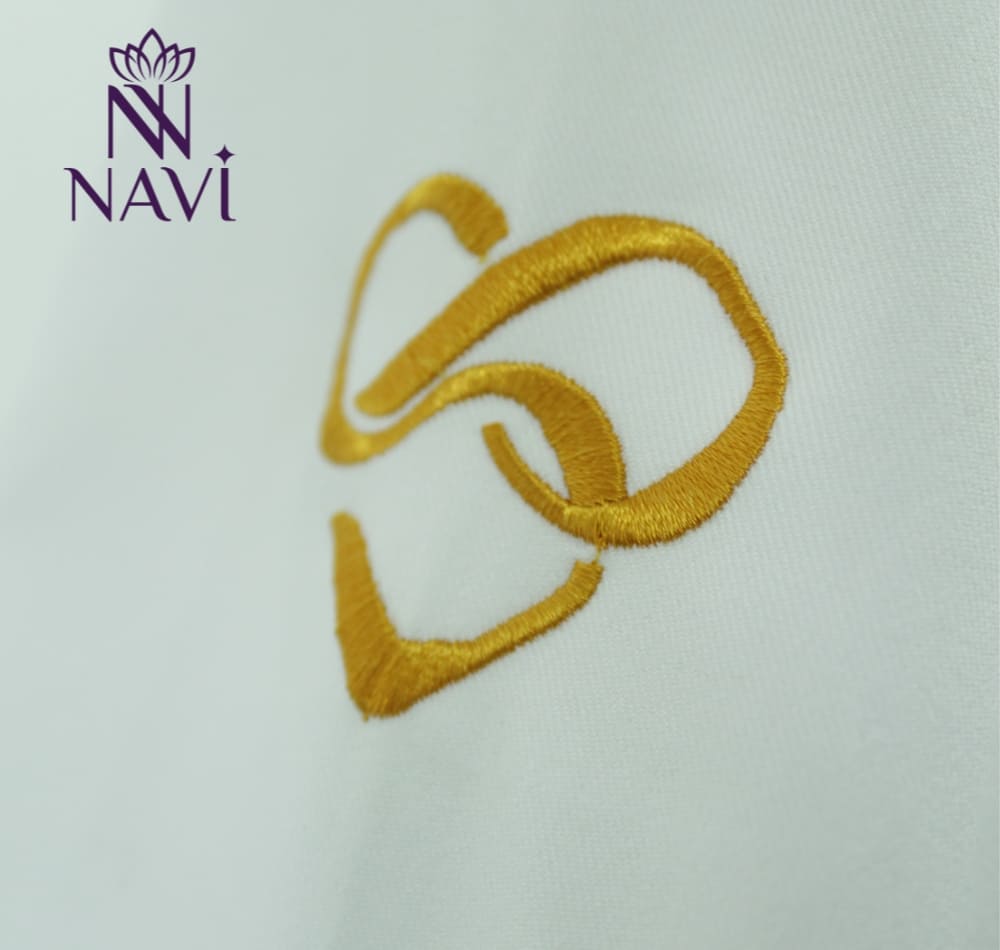 Chi tiết thêu sắc nét càng thể hiện sự chỉn chu trong tác phong