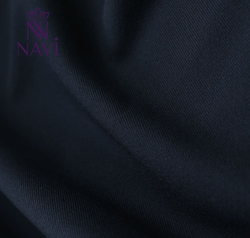 Cân nhắc theo yêu cầu công việc, môi trường làm việc để chọn chất liệu phù hợp