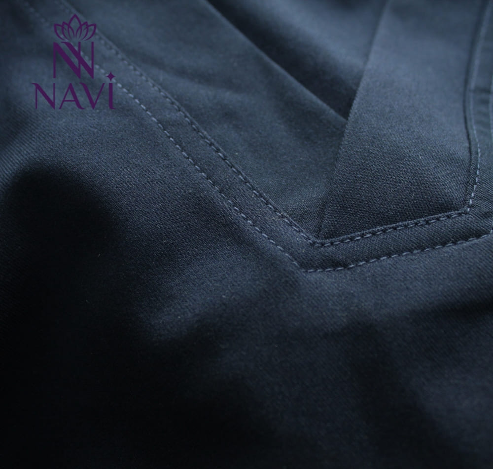 Nên chọn chất liệu có độ thoáng khí cao, ít nhăn và bền màu