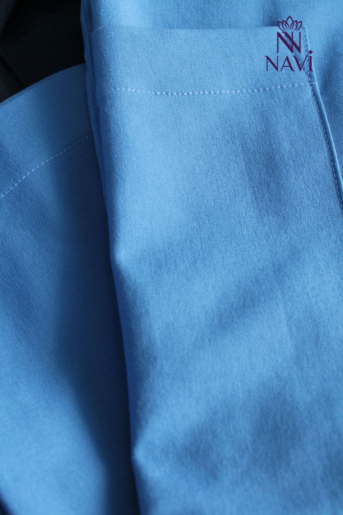 bo-scrubs-nam-xanh-duong-cotton-navi Bộ scrubs nam xanh dương thiết kế tối giản, hỗ trợ tối đa quá trình làm việc