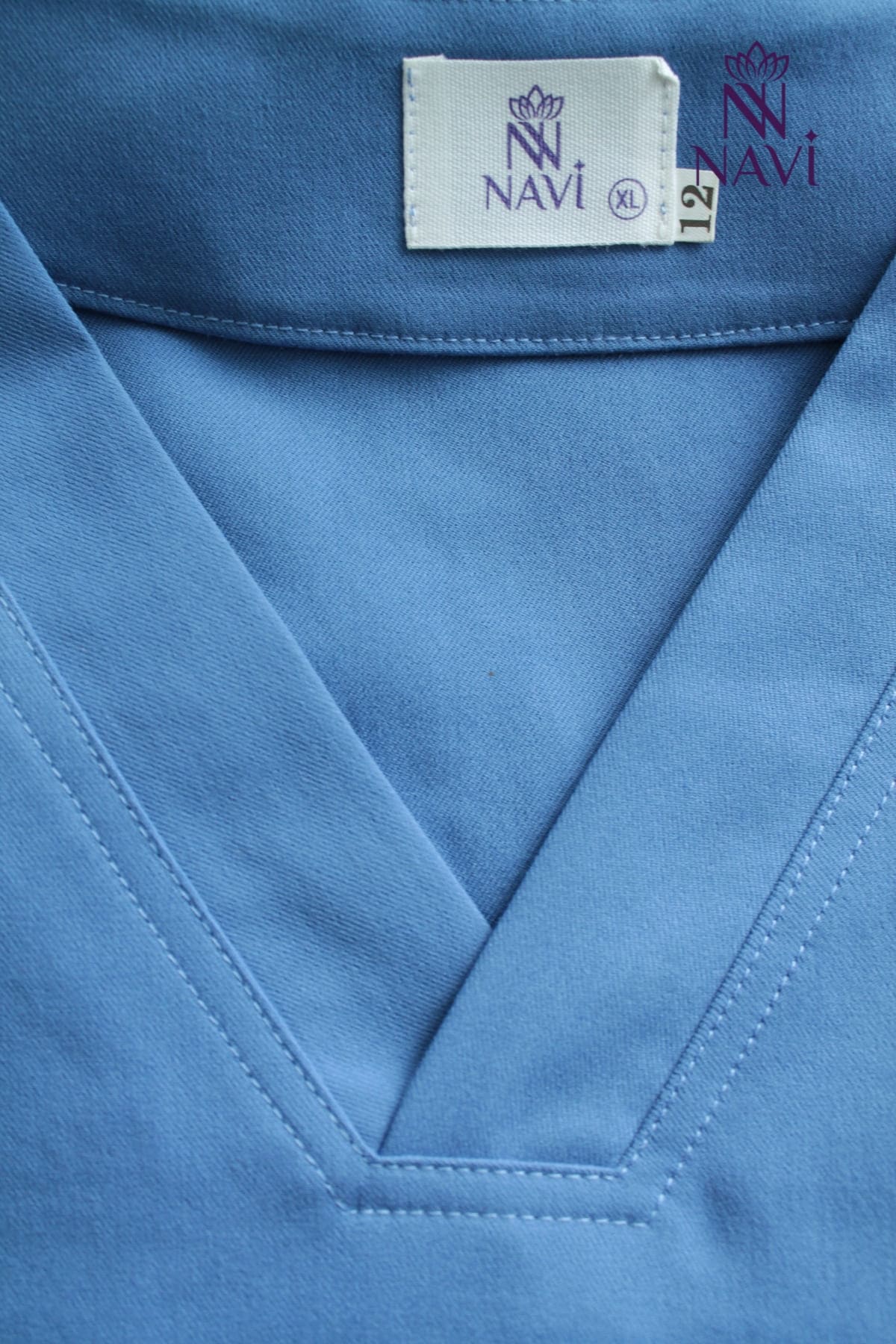 bo-scrubs-nam-xanh-duong-navi Bộ scrubs nam xanh dương thiết kế tối giản, hỗ trợ tối đa quá trình làm việc