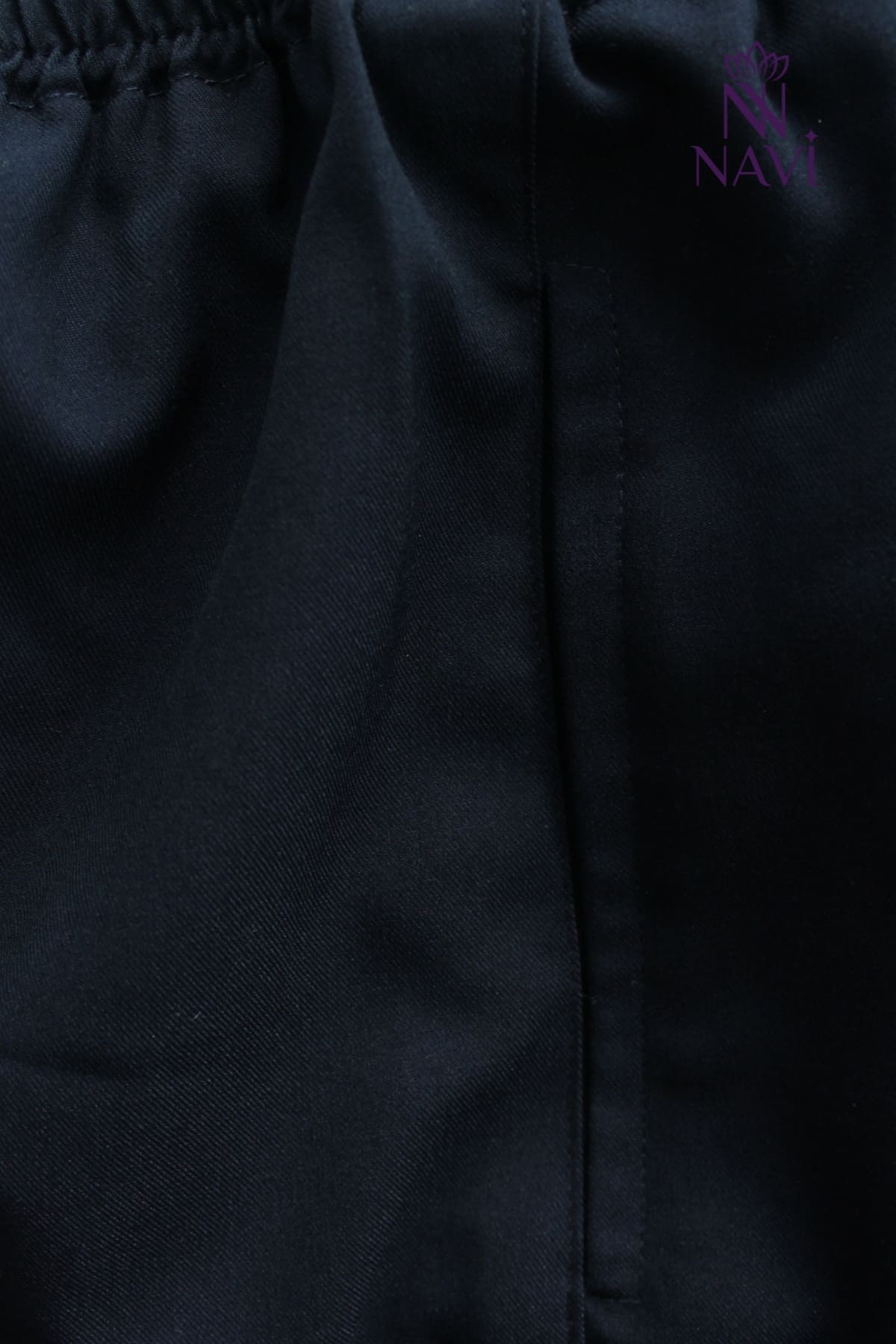 bo-scrubs-nam-xanh-navy-gai-nut-lung-thun-navi Bộ scrubs nam xanh navy gài nút thiết kế tinh tế, đẹp