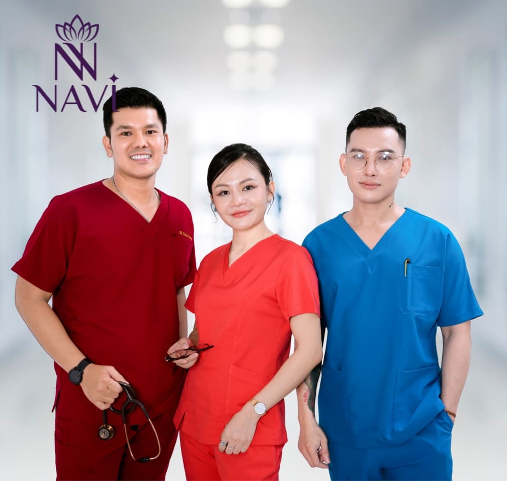 Scrubs chuyên khoa nhi nổi bật với sự đa dạng màu sắc